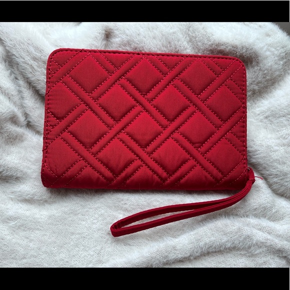 ❣️Vera Bradley Red Wristlet Wallet❣️ - Picture 2 of 13